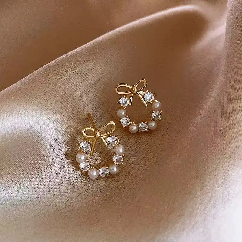 2 Orecchini da Donna di Lusso con Zirconi a Forma di Stella Marina e Conchiglia, Orecchini Semplici a Fiore e Foglia con Perle Imitazione, Gioielli per Feste e Matrimoni