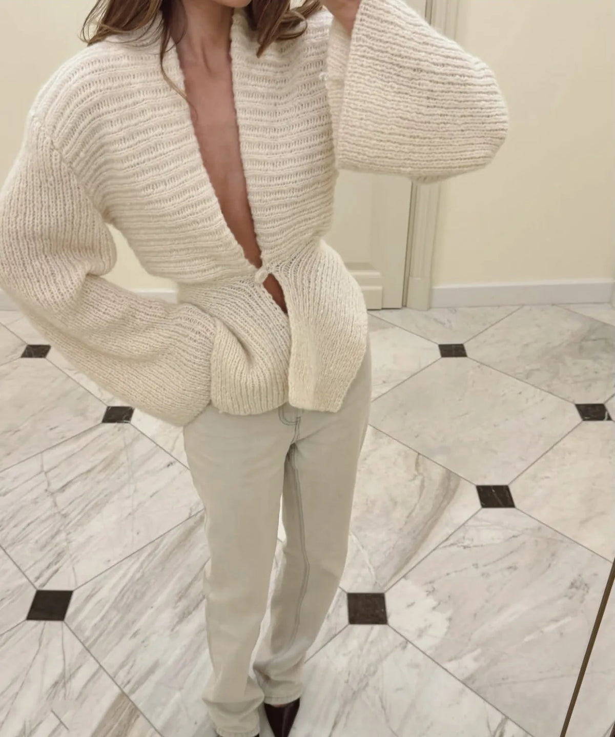 Tuularose Autunno Cardigan lavorato a maglia da donna New Vintage scava fuori maglione a maniche lunghe 2025 Casual Streetwear Top in maglia bianca femminile