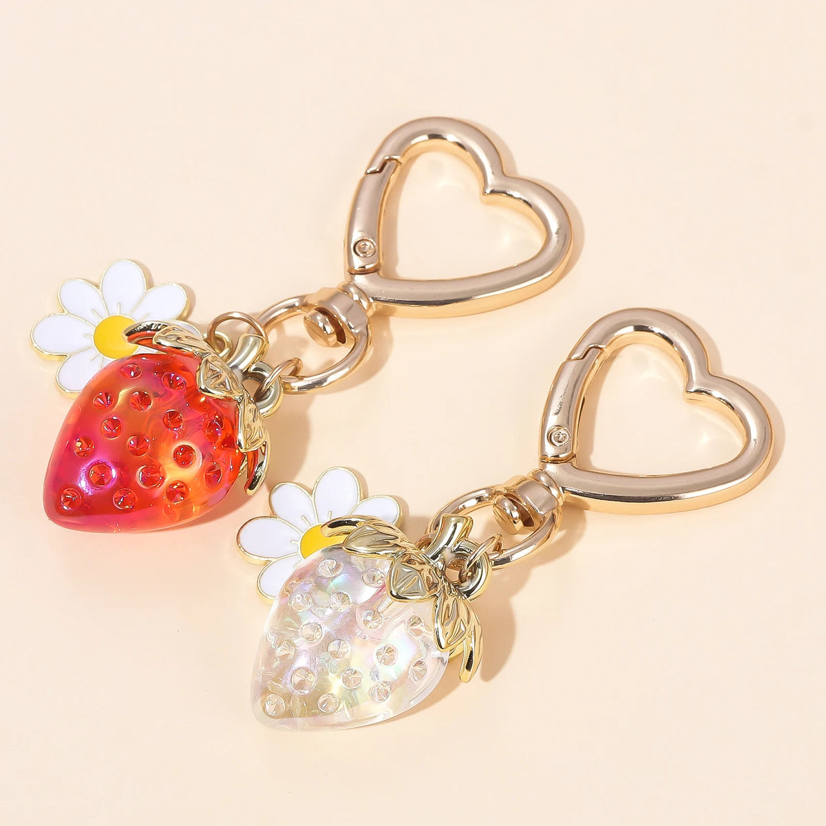 Simpatico portachiavi con ciondolo a forma di borsa con fragola, cuore Kawaii, fiore, margherita, portachiavi per donne, ragazze, borsa, ciondolo, accessori regalo