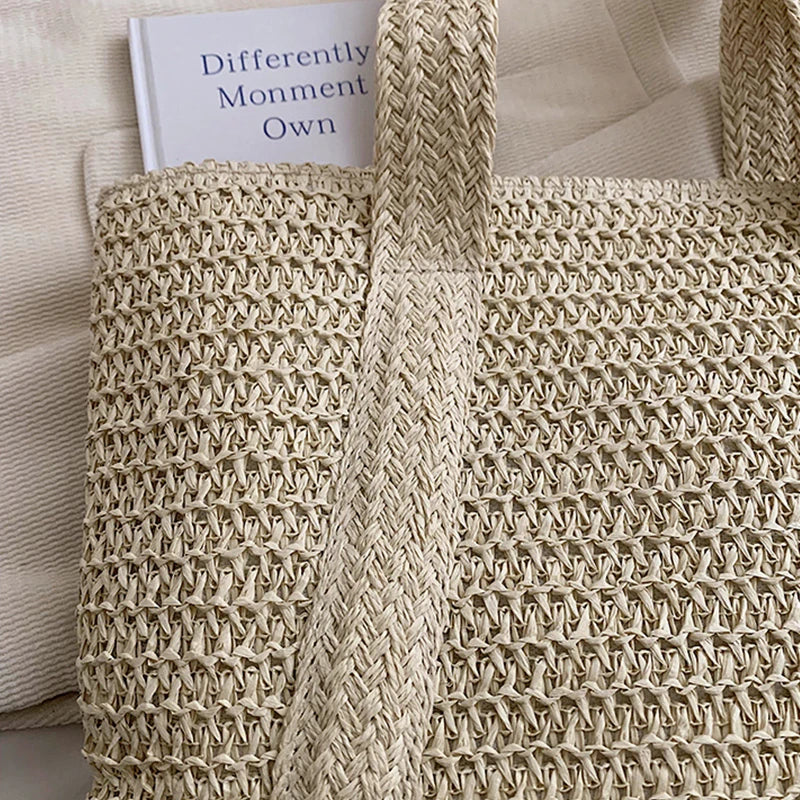 Borsa a tracolla tessuta estiva borsa da spiaggia da donna borsa da viaggio con nappe da viaggio in paglia lavorata a maglia fatta a mano di grande capacità