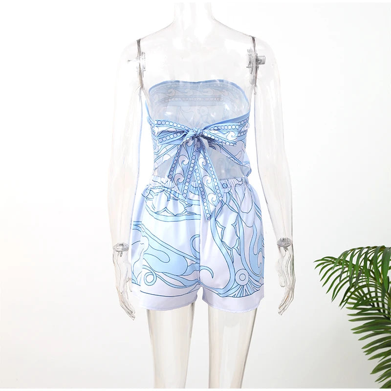 Completo da donna in raso con stampa astratta, top senza spalline e shorts a vita alta, set due pezzi per l'estate, la spiaggia e le vacanze, outfit casual