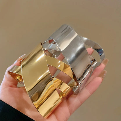 Bracciale in lega geometrica multistrato con anello in metallo per donna Accessori per gioielli da festa di lusso con anello da braccio stile esagerato e fresco