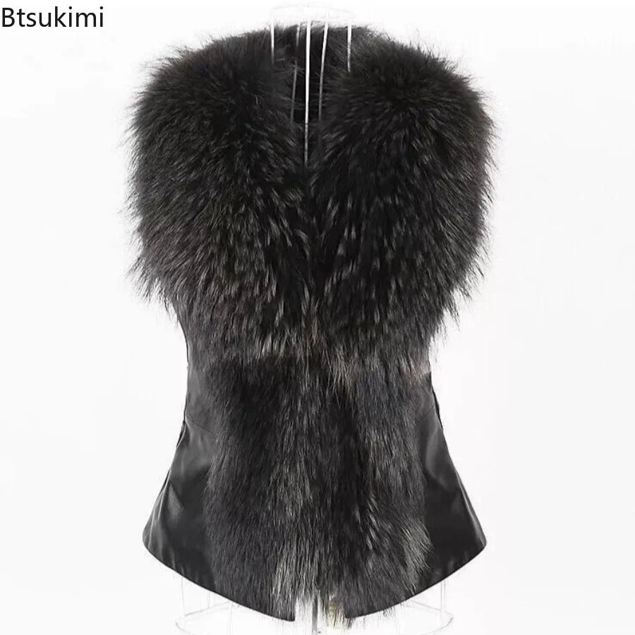 Nuove donne di inverno gilet di pelliccia femminile gilet di pelle PU 2026 nuove signore in pelle PU splicing collo di pelliccia di volpe sintetica giacca senza maniche