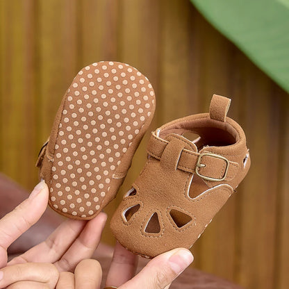 Sandali estivi per bambini da 0 a 1 anno, scarpe per bambini con suola morbida e antiscivolo, sandali per bambini con punta chiusa e anticollisione da 0 a 1 anno, adatti sia per ragazzi che per ragazze