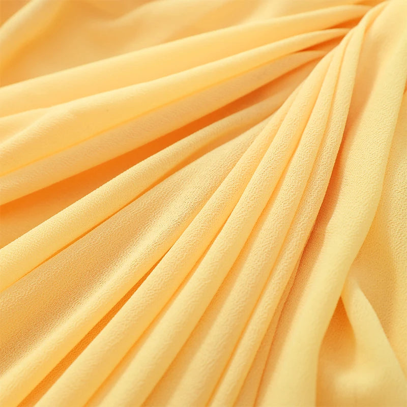 Elegante Abito Giallo Senza Spalline con Pieghe, Chic Senza Maniche, con Spacco e Vita Stretta, Vestito Lungo da Sera per Donna 2026