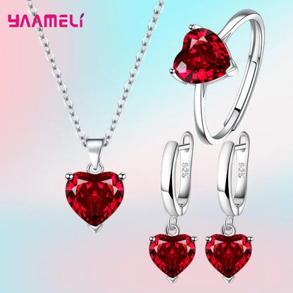 Set regalo di gioielli in argento sterling 925 pregiato per le donne Anello con collana pendente con orecchini Huggie con zirconi a forma di cuore romantico femminile