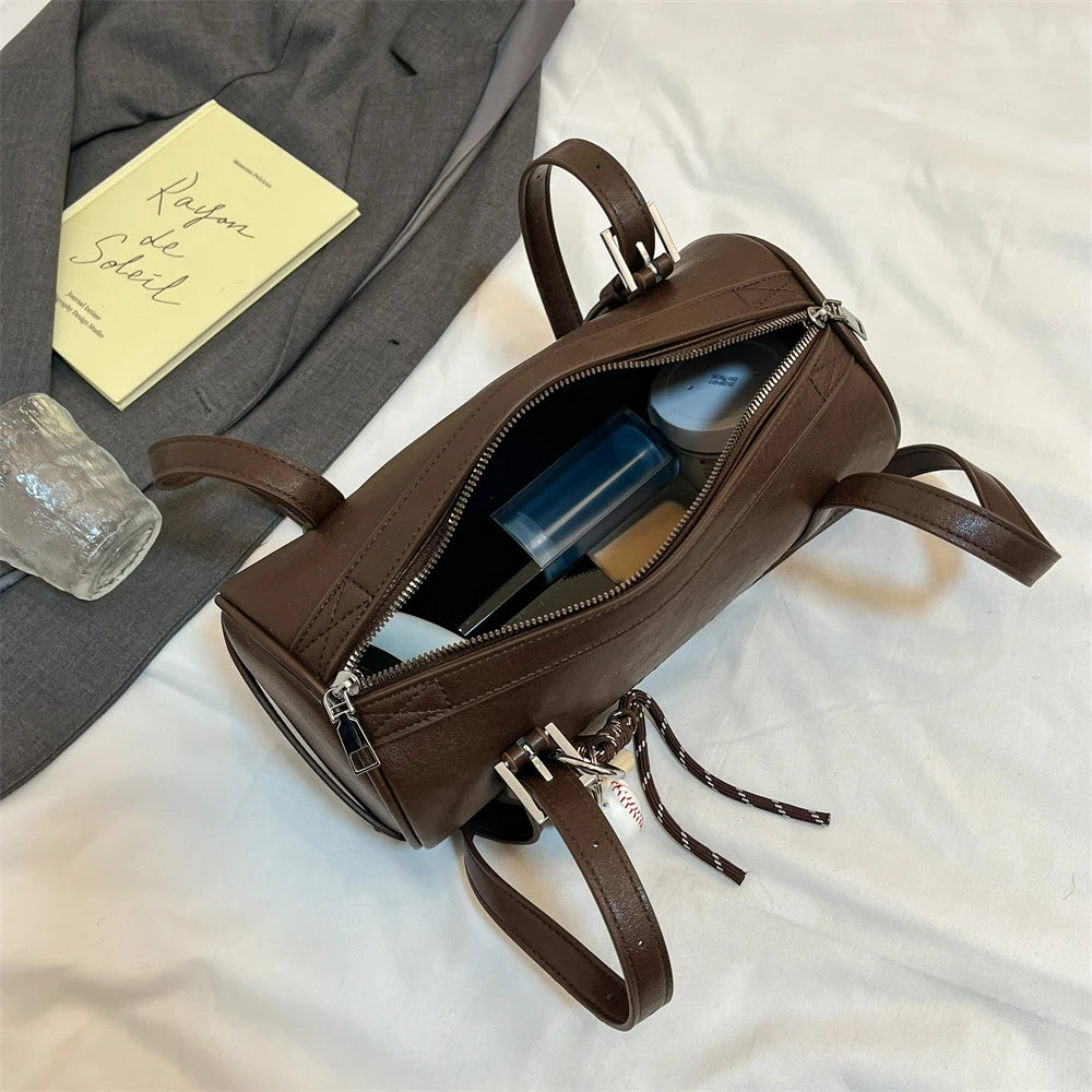 Borse a tracolla multifunzionali a forma di cilindro per donna 2024 Borse invernali di ultime borse firmate Borsa a tracolla di lusso con pendente