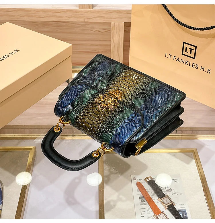 Borsa da donna leggera di marca di lusso per la primavera e l'estate 2025, borsa a tracolla di alta qualità del designer, borsa a tracolla alla moda,