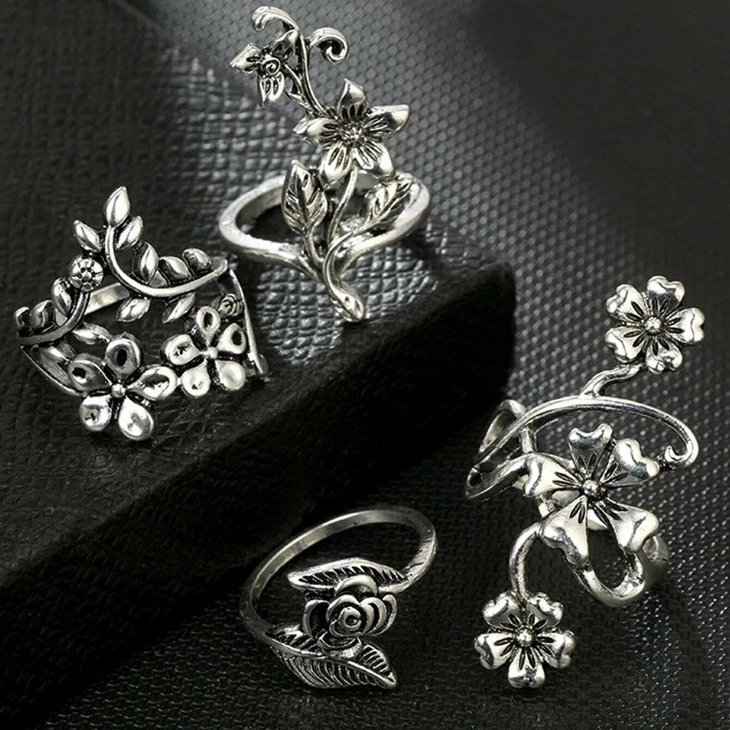 La moda di successo europea e americana; set di anelli da 4 pezzi con anello intagliato cavo in argento antico retrò individualizzato