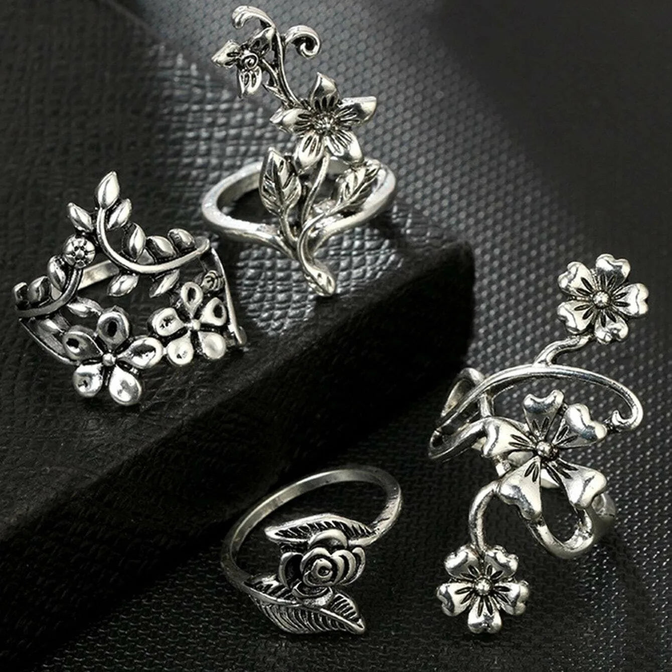 La moda di successo europea e americana; set di anelli da 4 pezzi con anello intagliato cavo in argento antico retrò individualizzato