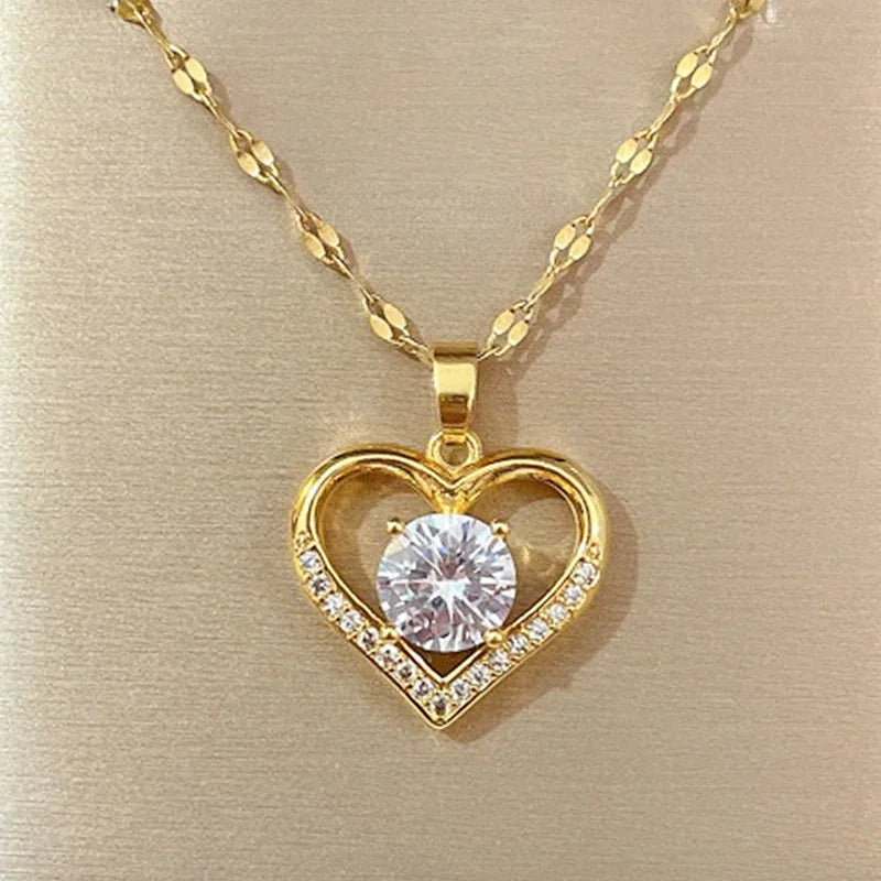 Collana con ciondolo a forma di cuore con gemme artificiali per donna 2022 Labbra dorate in acciaio inossidabile con catena al collo Collane femminili Gioielli per ragazza