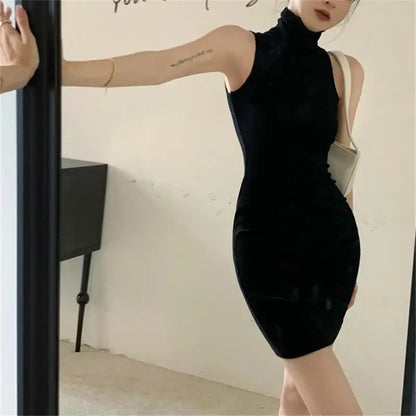 Robe moulante sexy d'été à col montant avec mancherons, bas plissé et hanches enveloppées pour femme