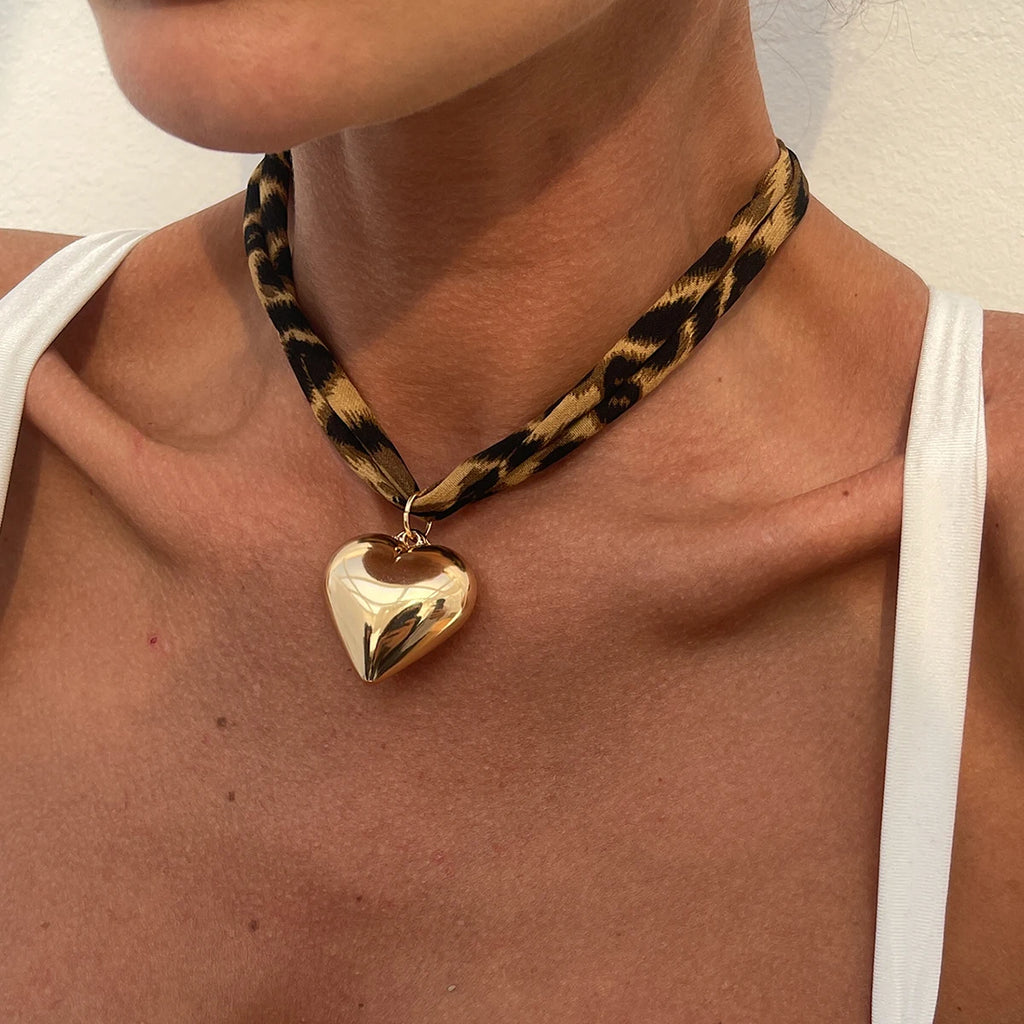 Ingemark 7 Stili Etnici Multistrato Collana a catena in velluto Donna 2025 Nuova moda Conchiglia in metallo Stella marina Cuore Ciondolo Collo Gioielli