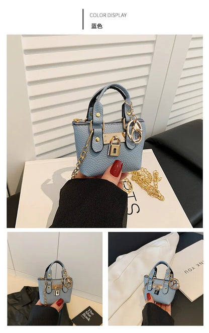 Borsa quadrata piccola da ragazza a tracolla per l'estate 2025, i nuovi bambini classici che portano una borsa a tracolla monospalla. portachiavi portafoglio