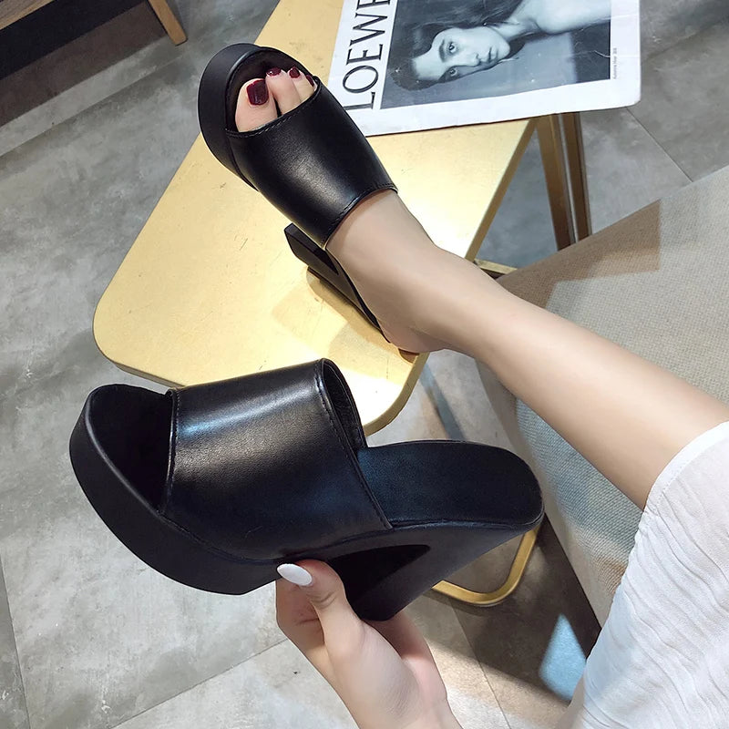 Aphixta 2025 Estate 7 centimetri Tacchi Grossi Presentazioni Aziende Produttrici Giochi Donne Ciabatte Design Bianco Pantofole Della Piattaforma Sandalo Fresco Peep Toe Scarpe Femminili