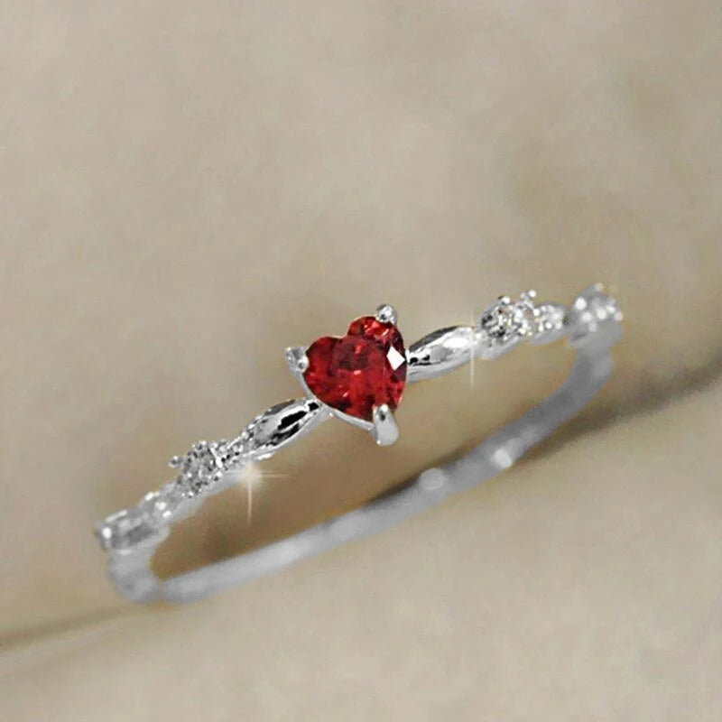 Huitan Squisito Rosso Amore CZ Proposta di Fidanzamento Anelli per Le Donne Fascia Sottile Estetica Gioielli di Moda Femminile Fantasia Regalo di Compleanno