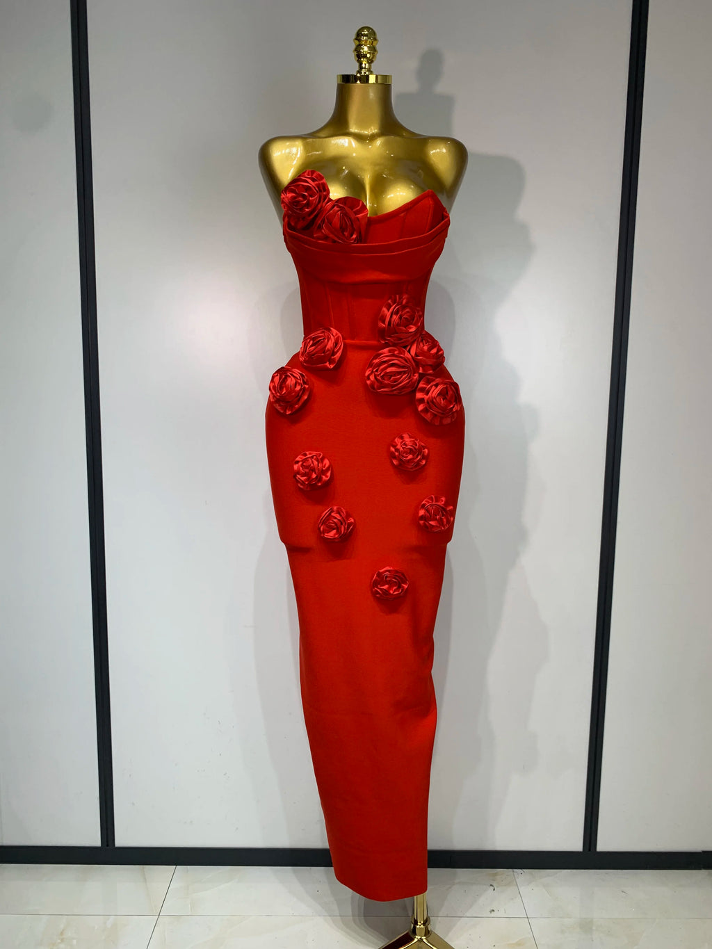 2025 Le più nuove donne sexy senza spalline backless fiore rosso vestito dalla fasciatura midi Celebirty eleganti abiti da sera per feste di compleanno