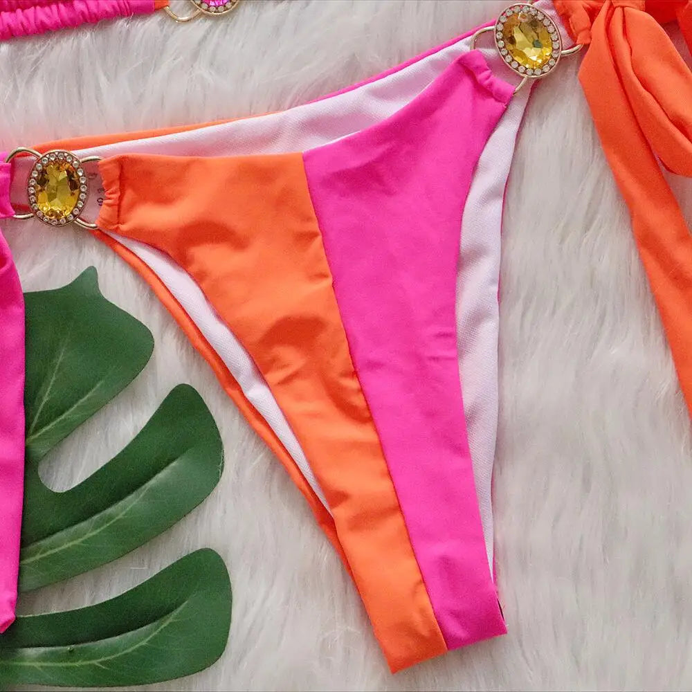 2026 Bikini da donna a due pezzi con scollo all'americana e inserti di diamanti, modello intagliato, costume da bagno da spiaggia