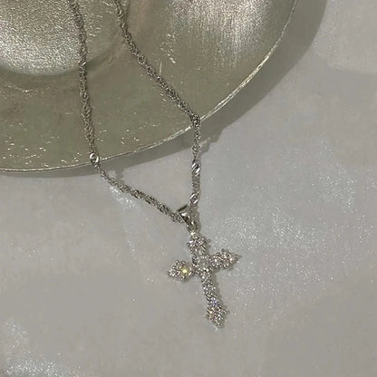 Collier pendentif croix zircon cristal brillant pour femmes filles punk couleur argent collier chaîne fine bijoux de fête cadeau d'anniversaire
