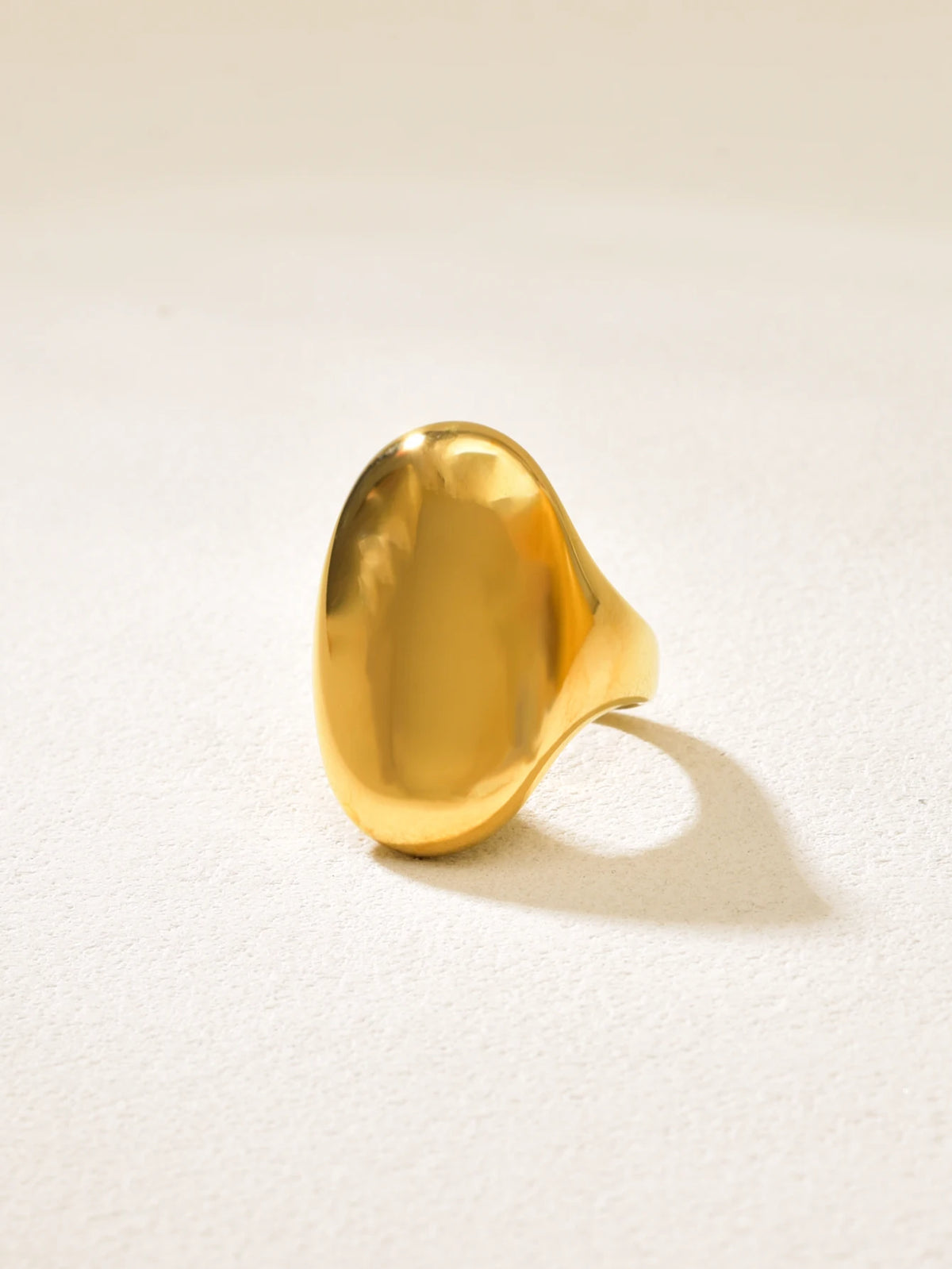 J145Ovale transfrontaliera in acciaio inossidabile con superficie fredda ed elegante, anello di alta qualità, esagerato e alla moda per le donne