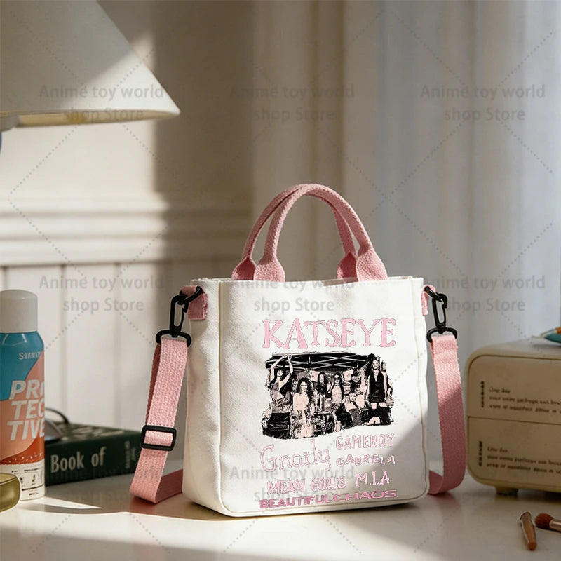 KATSEYE Borse di tela da donna Borsa a tracolla per ragazze Borse tote moda Ragazza Borsa tote per cartoni animati Borsa di grande capacità Borse per la spesa Regalo
