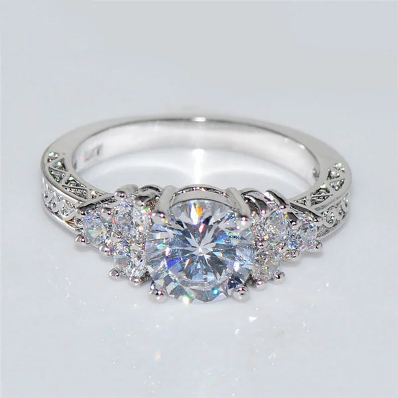 Anelli di fidanzamento color argento moda squisita per le donne Moda pietre zircone bianco Anello anniversario gioielli da sposa da sposa