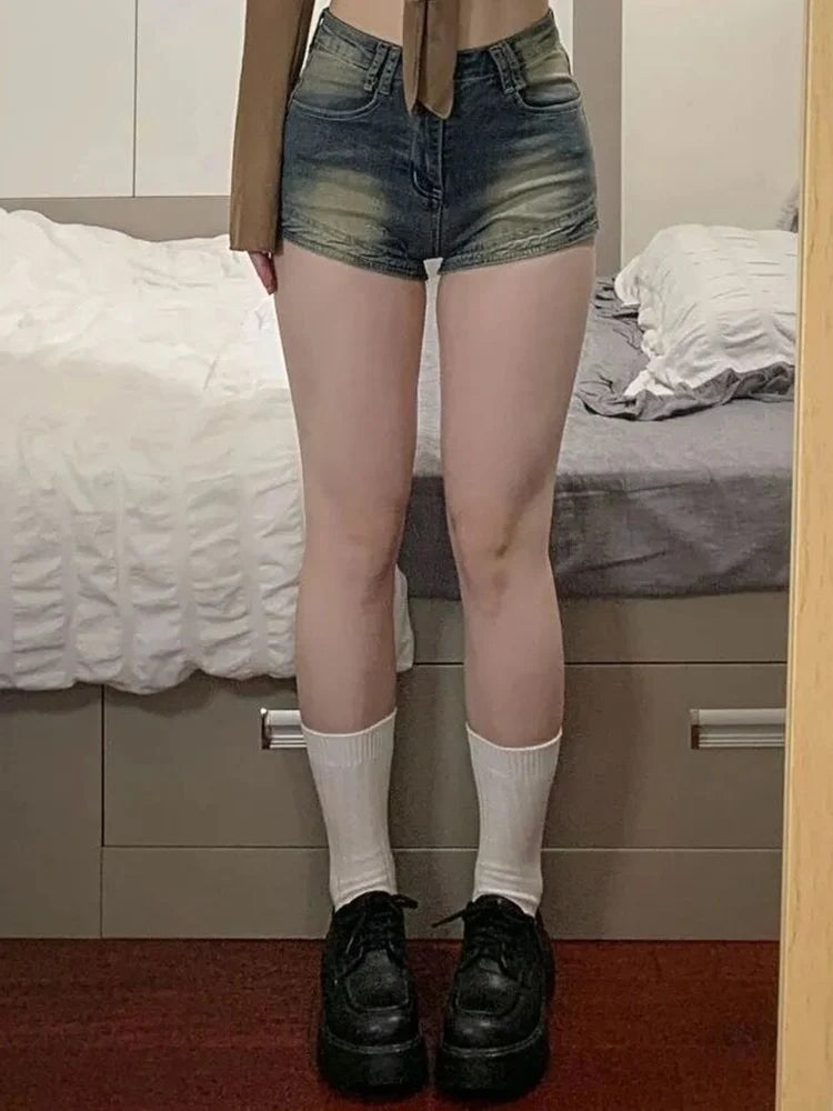Pantaloncini di jeans caldi sottili sexy retrò coreani da donna estivi Jeans da donna Mini pantaloni da ragazza Jeans ultra corti elastici attillati da strada