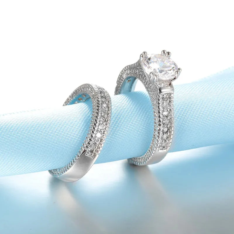 Eleganti anelli di fidanzamento per matrimonio, set di accessori per anniversario in argento sterling 925 con pietra zircone cubiz completamente lucida
