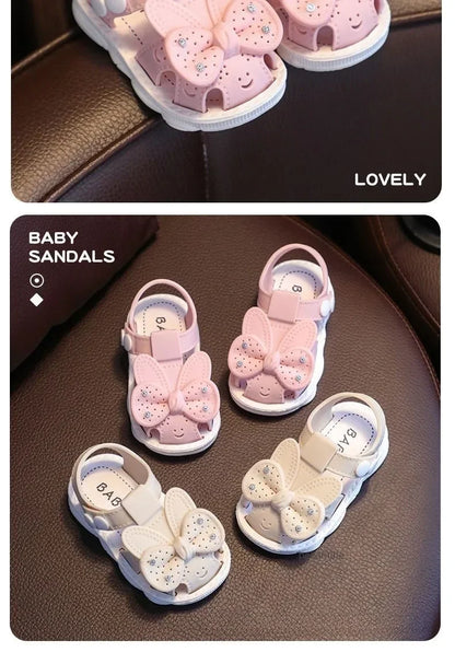 Nuovi sandali estivi antiscivolo per ragazze con suole morbide e design leggero, perfetti per la spiaggia