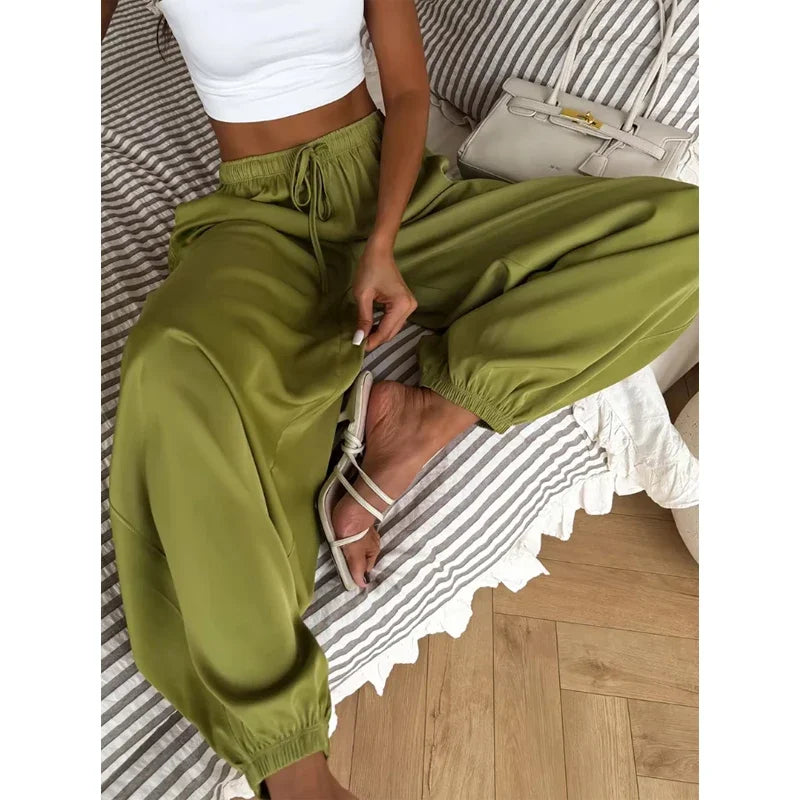 Pantaloni Harem Larghi in Raso Drappeggiato Tinta Unita 2026 con Elastico in Vita e Coulisse, Modellanti, Versatili per Uscite e Pendolarismo, Lunghi Casual