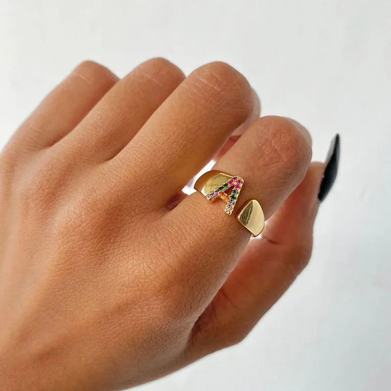 Anelli con lettera zircone arcobaleno per le donne Moda grosso lettera larga AZ anello in acciaio inossidabile matrimonio gioielli Boho spedizione gratuita