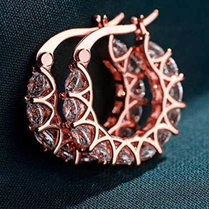 Huitan Orecchini a cerchio da donna unici intarsiati con zirconi brillanti Accessori speciali alla moda Gioielli per la festa nuziale quotidiana