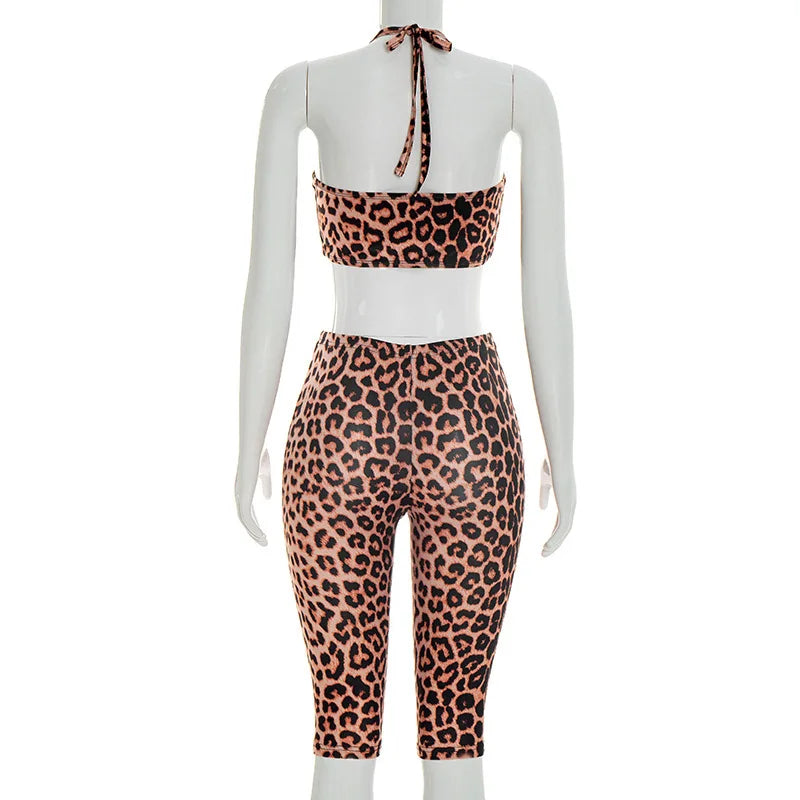 Completo Sexy Due Pezzi con Stampa Leopardata, Top Corto Senza Maniche e Pantaloni Aderenti a Metà Polpaccio, Outfit Estivo 2026 per Donna, Abbigliamento Streetwear Femminile