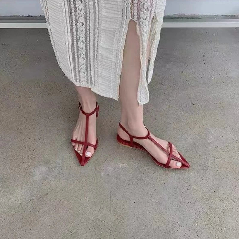 Sandali da donna 2025 Estate Nuova moda Sandali infradito Design alla moda sexy Comodi sandali con tacco basso per le donne Zapatos Mujer