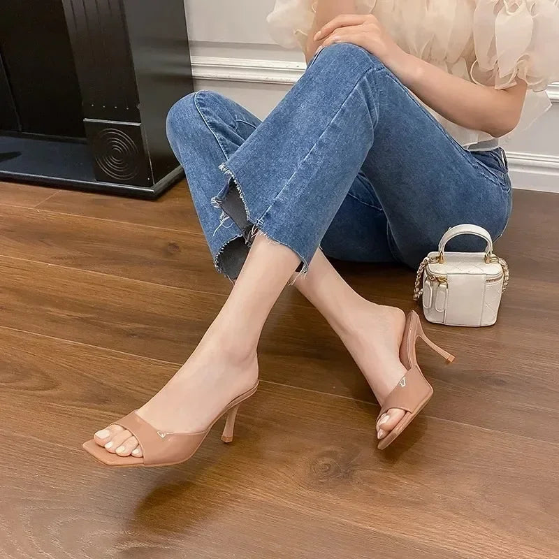 Sandales d'Été pour Femme 2026 : Claquettes Élégantes à Bout Carré, Talons Hauts de Luxe, Sexy et Décontractées pour Cérémonies et Bal de Promo