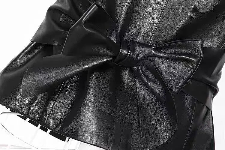 Nuove donne di inverno gilet di pelliccia femminile gilet di pelle PU 2026 nuove signore in pelle PU splicing collo di pelliccia di volpe sintetica giacca senza maniche