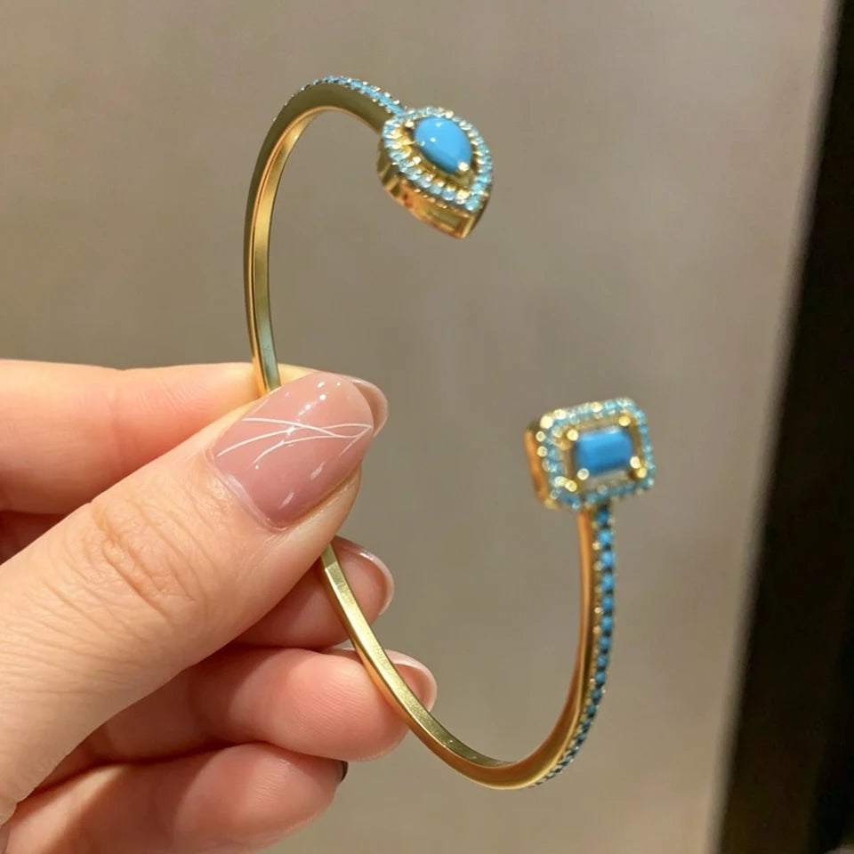 Braccialetti con polsino color oro con geometria di lusso per le donne Braccialetti con zirconi cubici alla moda INS Gioielli per feste quotidiane.