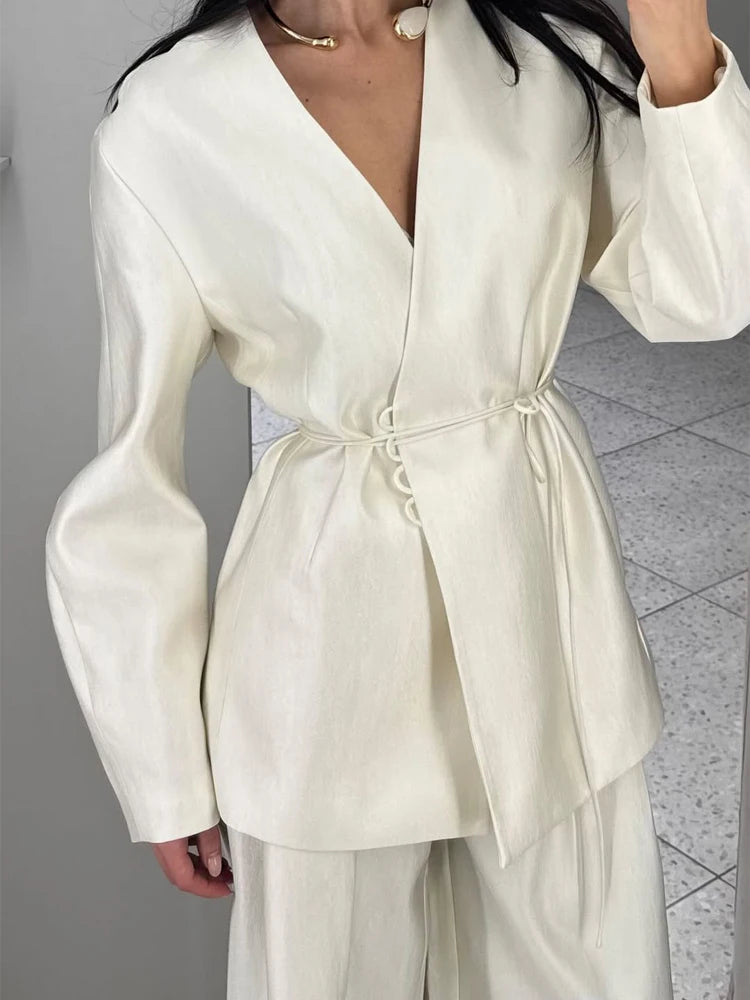 Completo Elegante da Donna: Top a Maniche Lunghe con Scollo a V e Pizzo, Pantaloni a Gamba Larga, Completo Femminile in Raso Tinta Unita Primavera Estate 2026