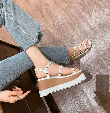 Genuine Leather Buckle Strap Sandals Breathable Sneakers Stars women summer rivets shoes Korean Style Platform Casual Shoes