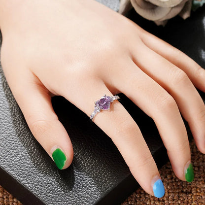 Huitan Anelli con zirconi a forma di cuore viola per le donne Accessori unici per fidanzamento di nozze Fancy Lady Gift Gioielli romantici alla moda