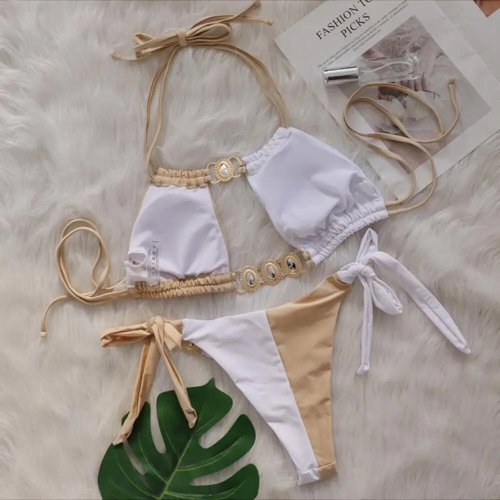 2026 Bikini da donna a due pezzi con scollo all'americana e inserti di diamanti, modello intagliato, costume da bagno da spiaggia