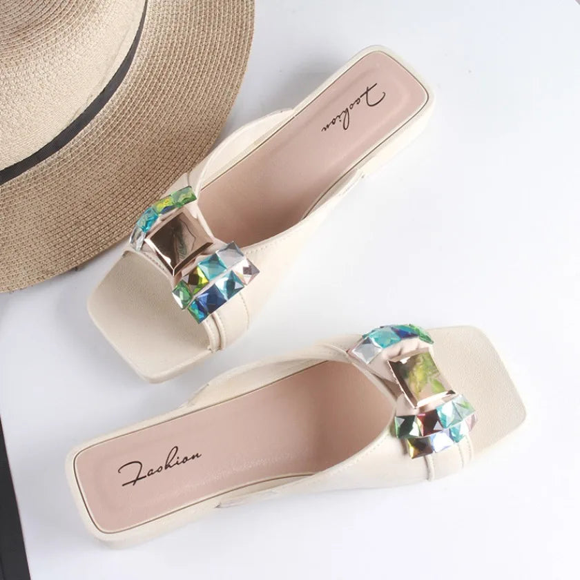 Claques d'été une pièce, nouvelles sandales de plage tendance à strass de couleur unie, chaussures plates décontractées pour femmes