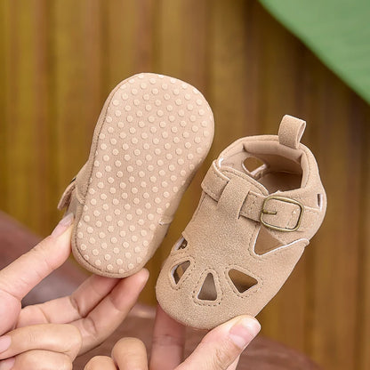 Sandali estivi per bambini da 0 a 1 anno, scarpe per bambini con suola morbida e antiscivolo, sandali per bambini con punta chiusa e anticollisione da 0 a 1 anno, adatti sia per ragazzi che per ragazze