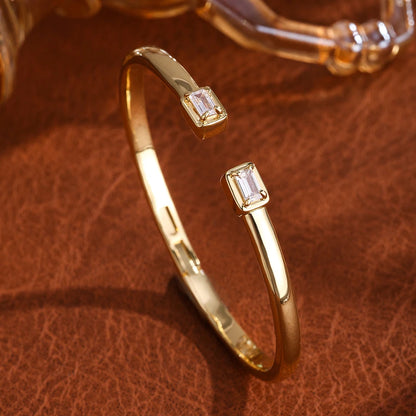 Braccialetti con polsino color oro con geometria di lusso per le donne Braccialetti con zirconi cubici alla moda INS Gioielli per feste quotidiane.