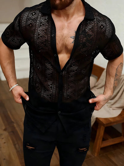 2025 Camicie a rete da uomo alla moda estiva Elegante camicia a maniche corte scavata in rete da uomo per le vacanze Top cardigan in pizzo trasparente sexy