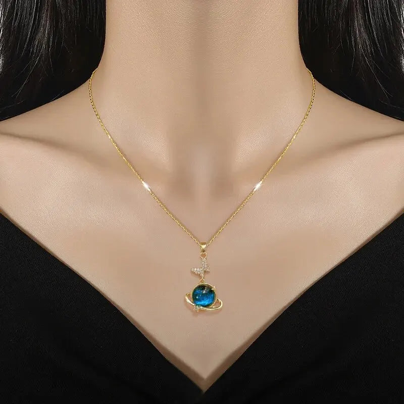 Collana di lusso leggera in acciaio al titanio con serie Star per donna, colore oro, pianeta, luna, astronauta, collane con ciondolo, gioielli, regali