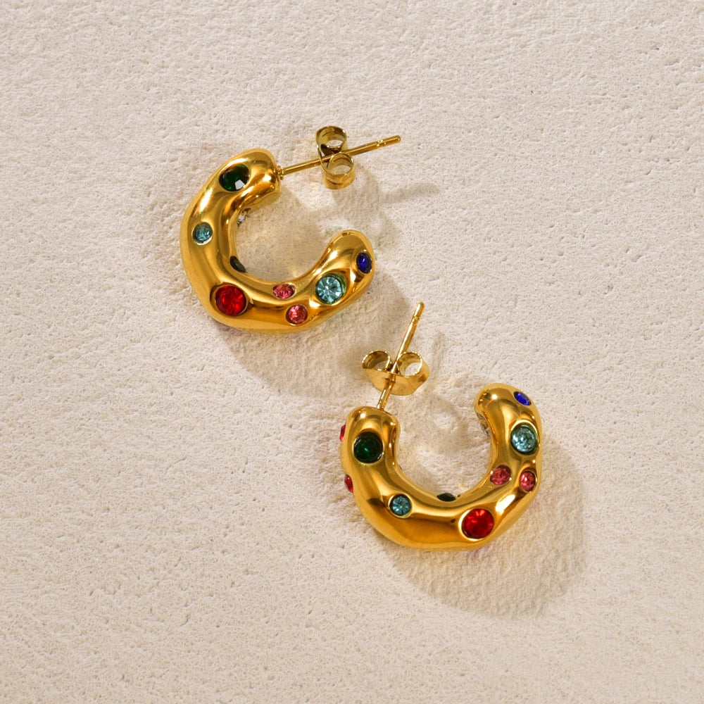 Orecchini a bottone in acciaio inossidabile E108 con perle di zircone colorate con motivi irregolari Orecchini alla moda a forma di C per donna