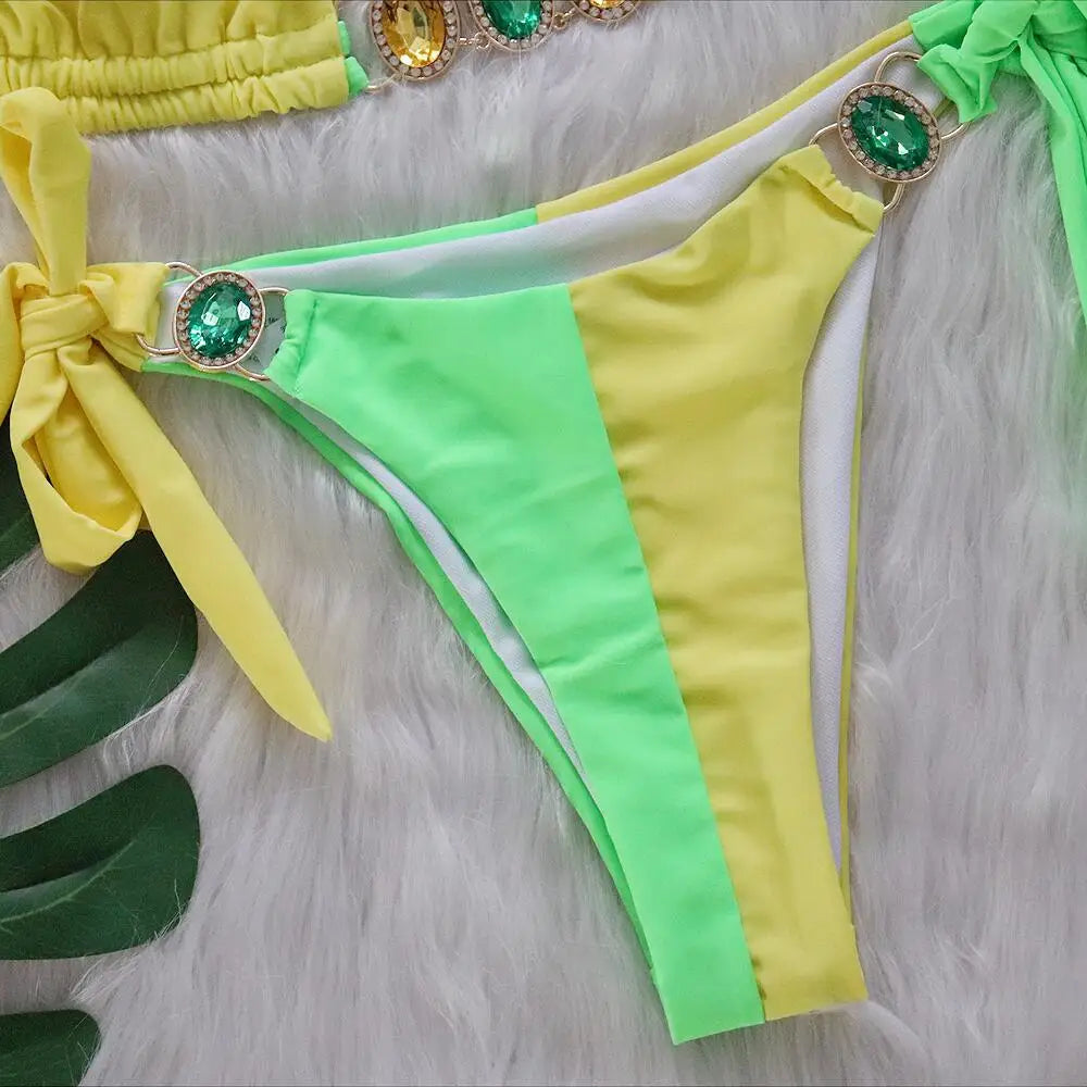 2026 Bikini da donna a due pezzi con scollo all'americana e inserti di diamanti, modello intagliato, costume da bagno da spiaggia