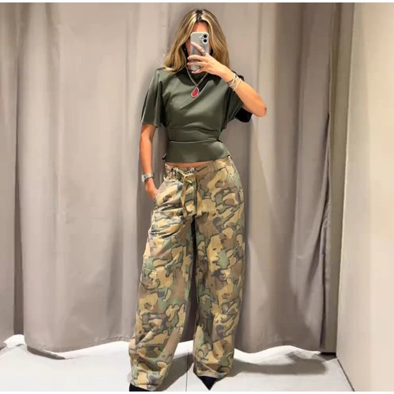 Pantaloni da donna con stampa mimetica, vita con coulisse, gamba larga, taglio ampio, orlo con coulisse, vestibilità comoda, pantaloni casual, streetwear, nuova moda 2026