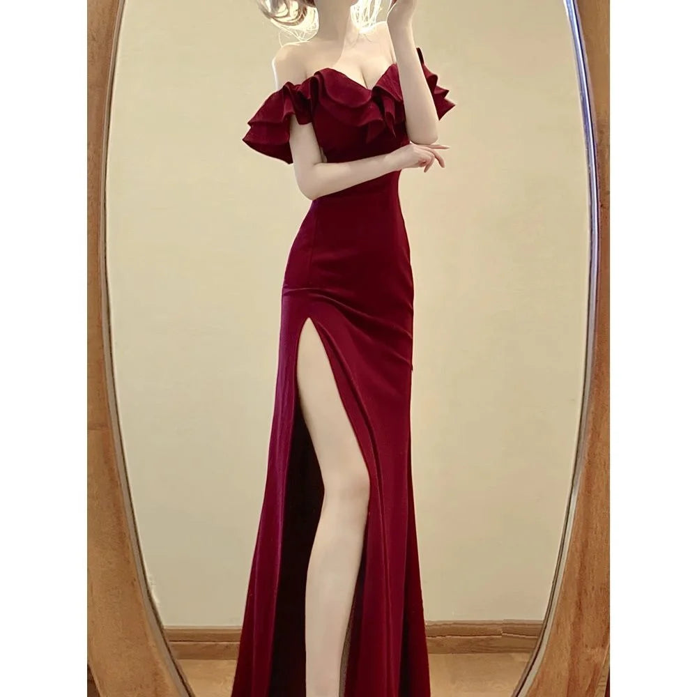 Abito rosso sexy senza schienale a vita alta con volant diviso Abito elegante con spalle scoperte Abiti da sera per feste Abito estivo da donna 2025